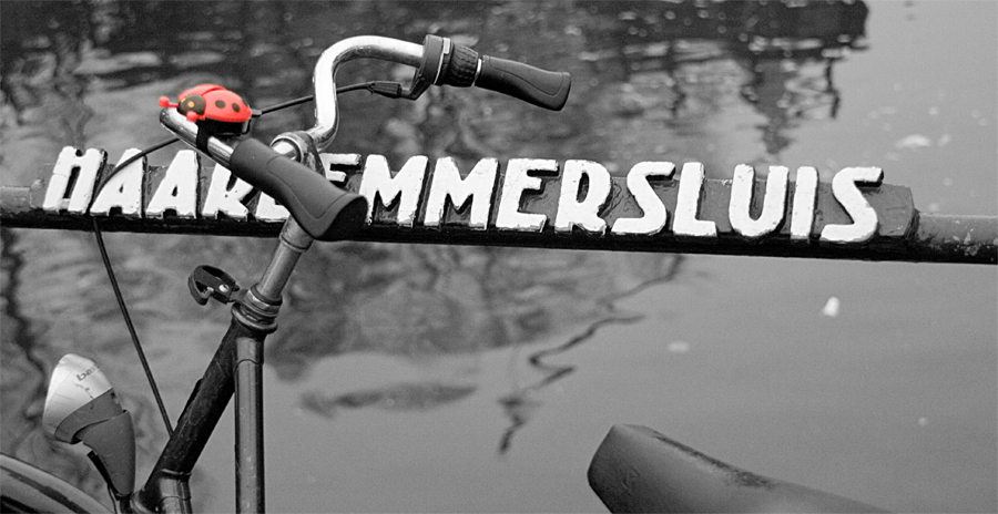 IMAGE: http://chuck-d.net/images/potn/EuroTrip2008/Haarlemmersluis.jpg