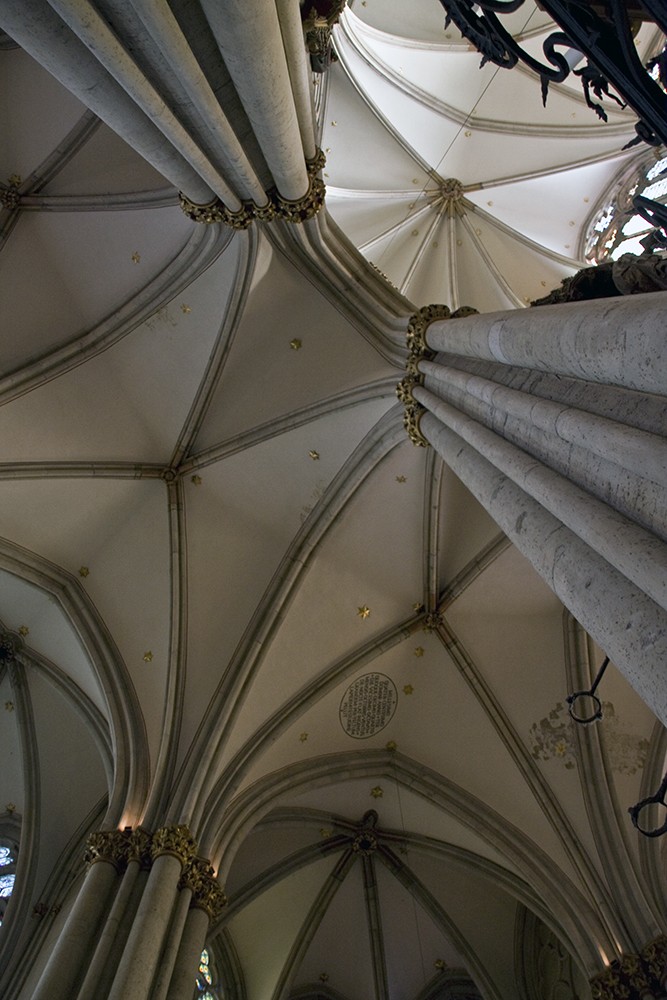 IMAGE: http://chuck-d.net/images/potn/Koln/Support.jpg