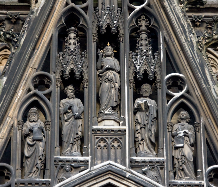 IMAGE: http://chuck-d.net/images/potn/Koln/Transept%20Portal%20Statues.jpg