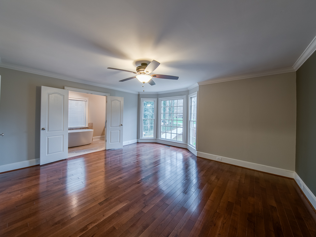 IMAGE: http://chuck-d.net/images/potn/RealEstate/5930%20Camp%20Chase/011-5930%20Camp%20Chase-Cumming-GA-30040-SMALL.jpg